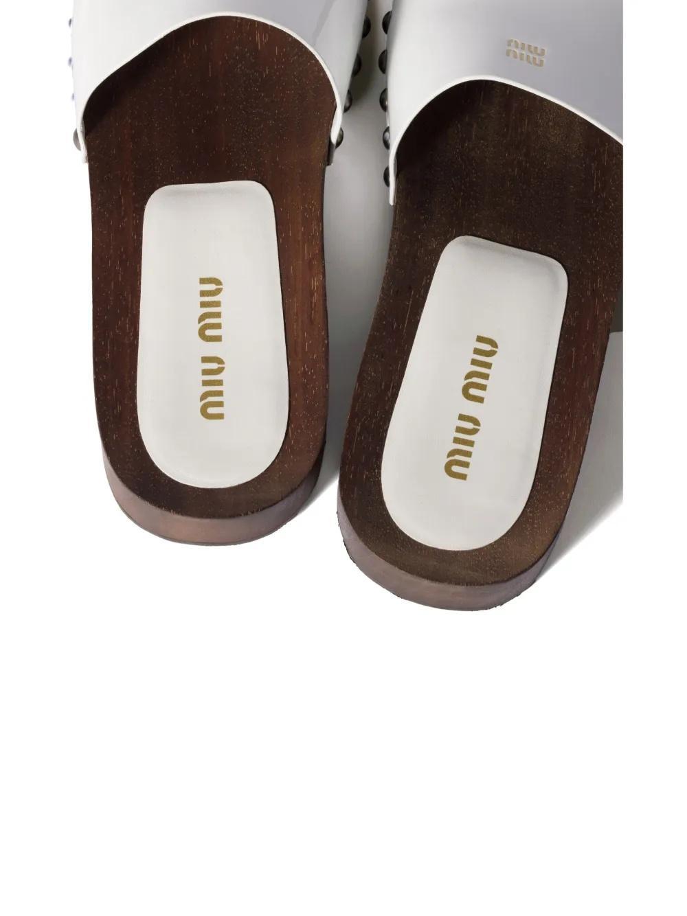 MIU MIU Wood Sole Flat Sandals With Studded Side In White Product Image