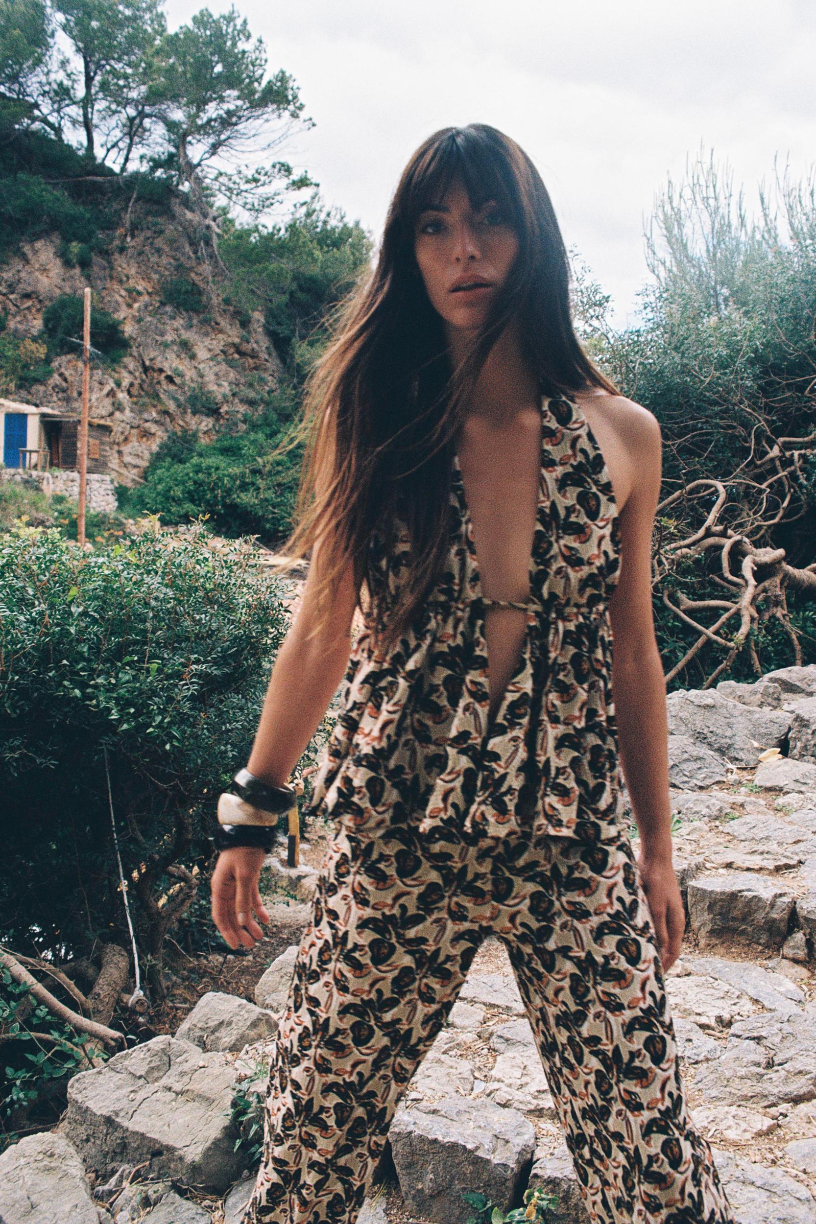 PRINTED HALTER TOP Product Image