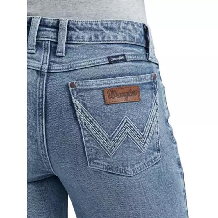 Wrangler Retro® Ladies' Mae MR Donna Light Wash Trouser Jeans Product Image