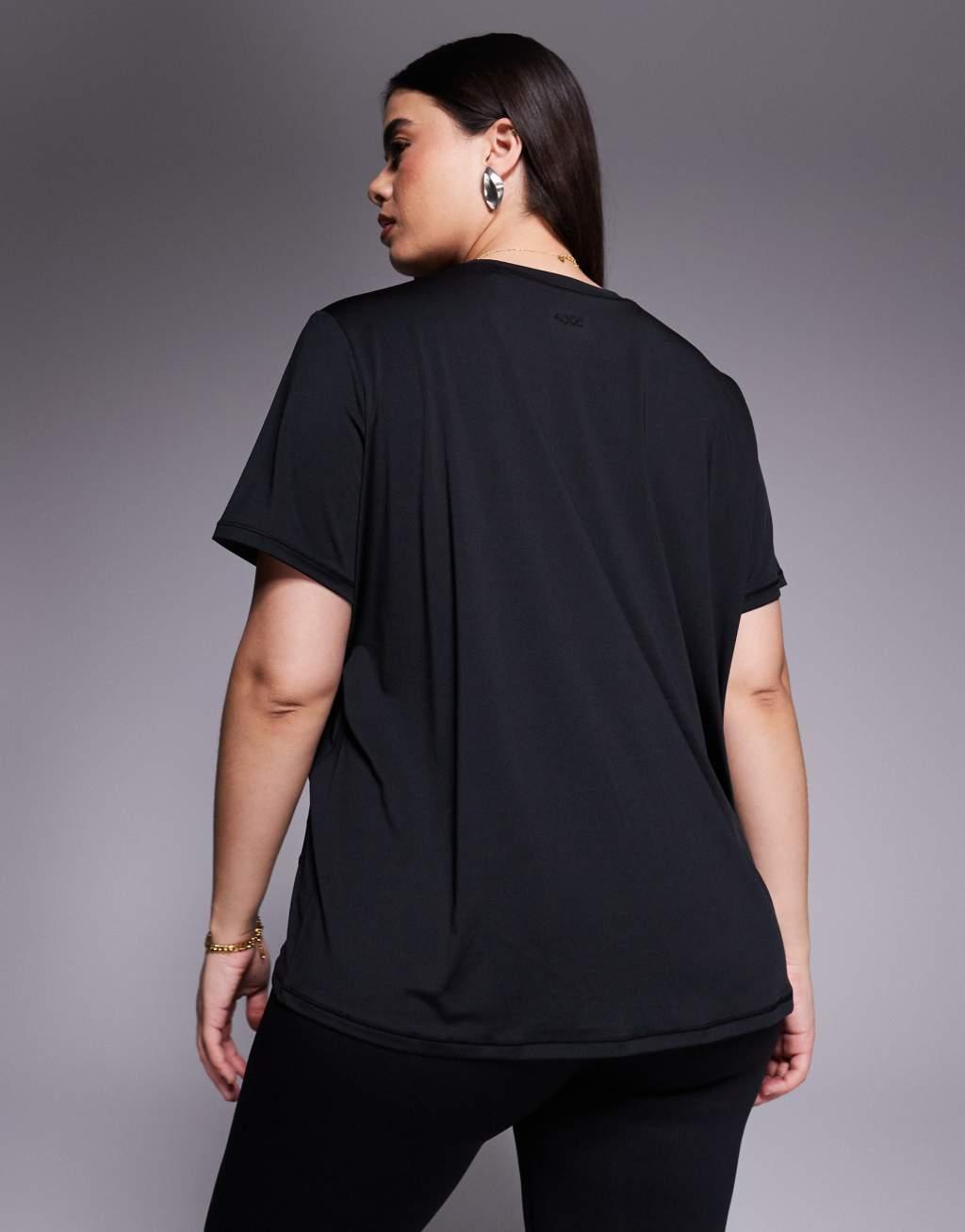 4505 Curve Icon performance t-shirt with quick dry in black  Product Image