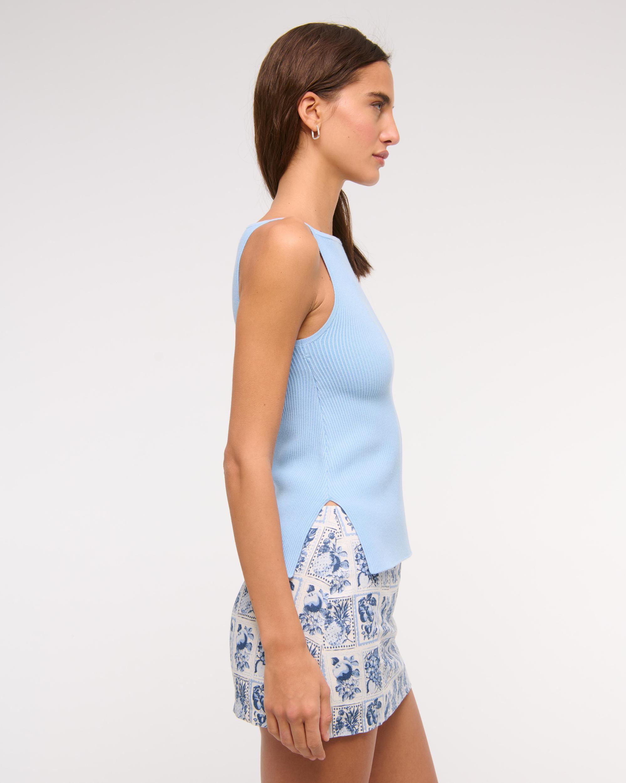 The A&F Scarlett Mid Rise Linen-Blend Mini Skort Product Image