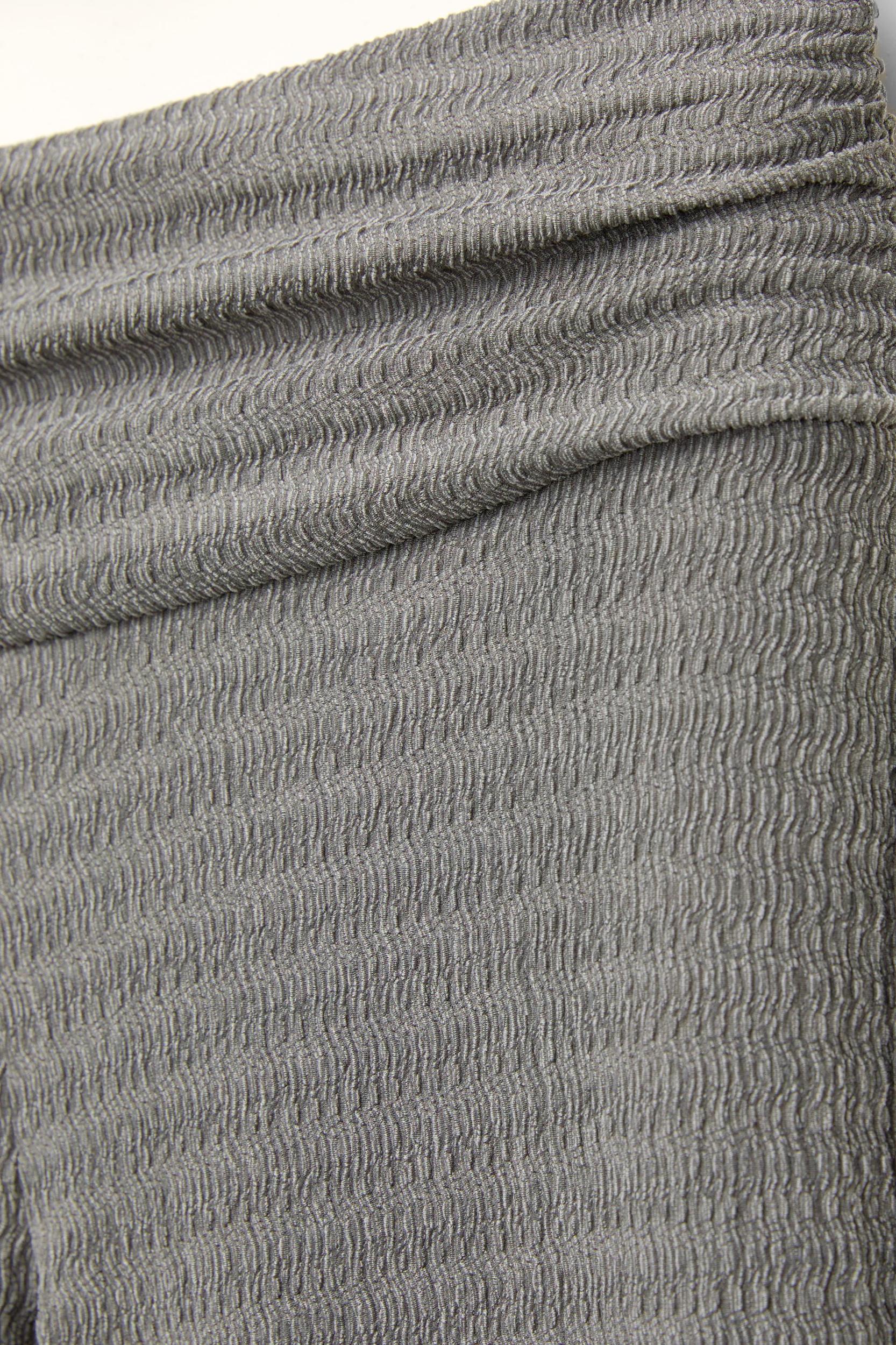 Flared crepe pants Product Image