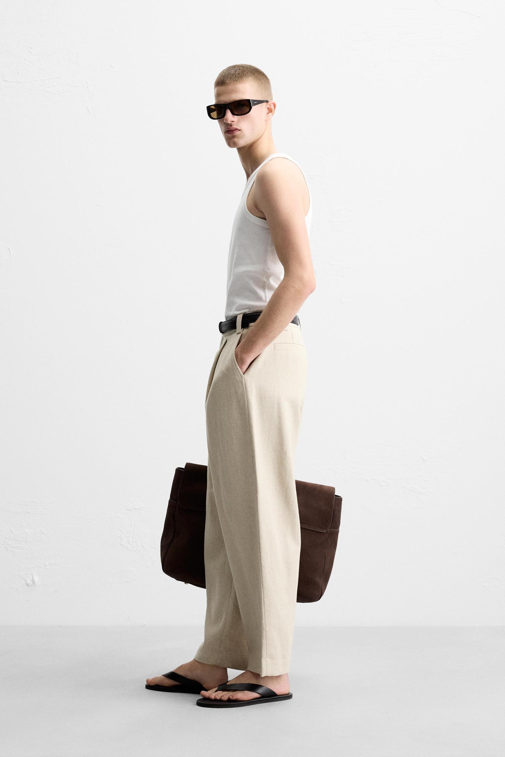 TANK TOP Product Image