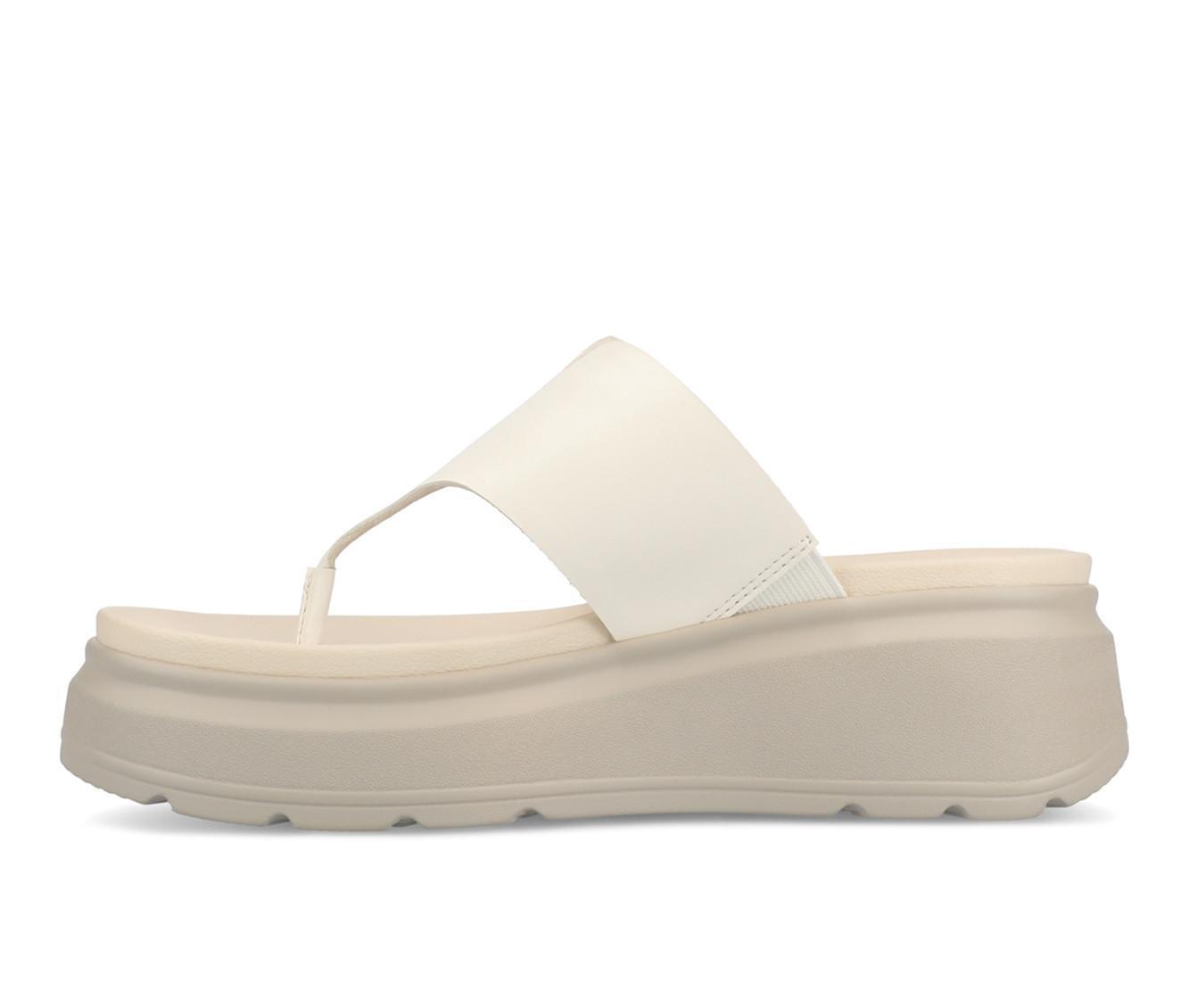 Women's Journee Collection Carah Platform Flip-Flops Product Image