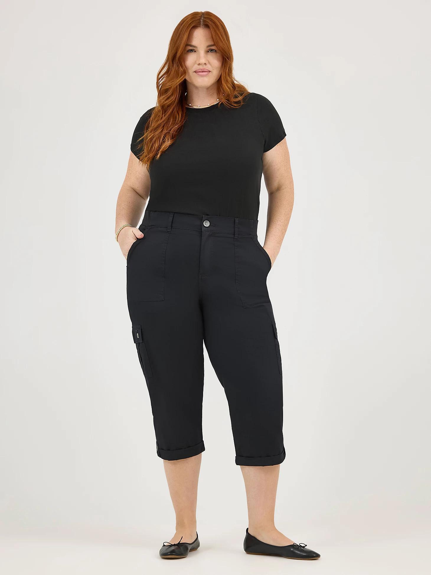 Women's Ultra Lux Comfort with Flex-To-Go Relaxed Fit Cargo Capri (Plus) | Women's Capris & Crops | Lee® Product Image