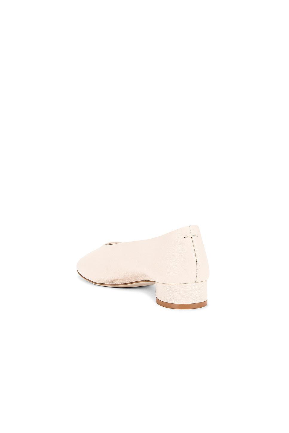 Jeffrey Campbell Womens Trustee Round Toe Flats Product Image