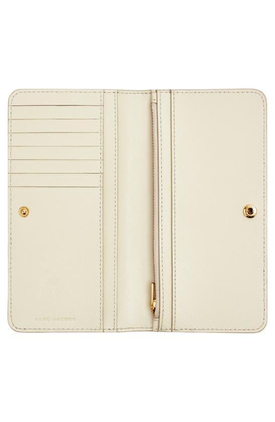 MARC JACOBS The Long Leather Wallet In Neutrals Product Image