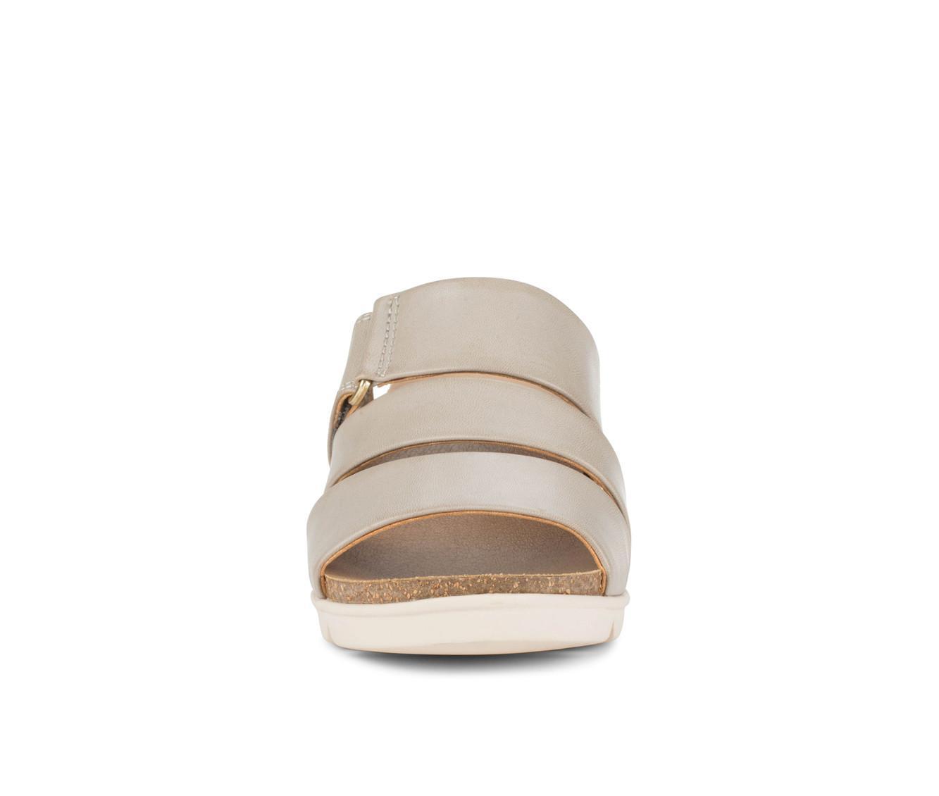 Women's Baretraps Michi Wedges Product Image