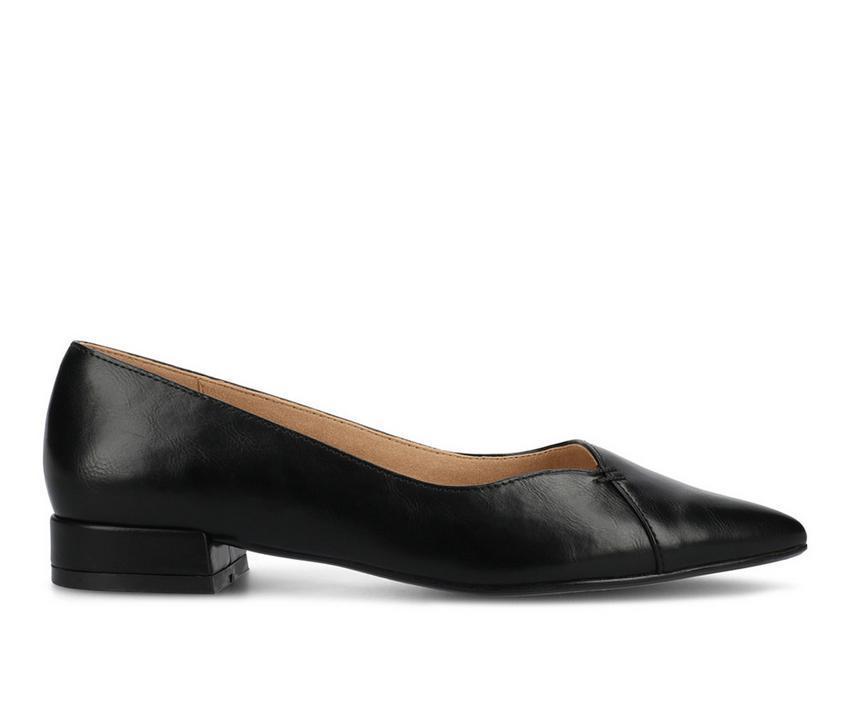 Women's Journee Collection Carmin Flats Product Image