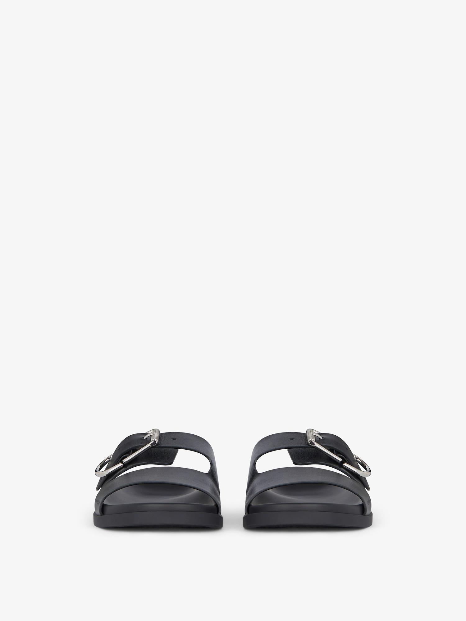 Voyou flat sandals in grained leather Product Image