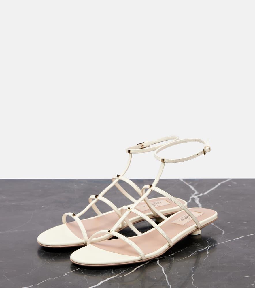 VALENTINO GARAVANI Rockstud Wispy T-strap Sandal In Weiss Product Image