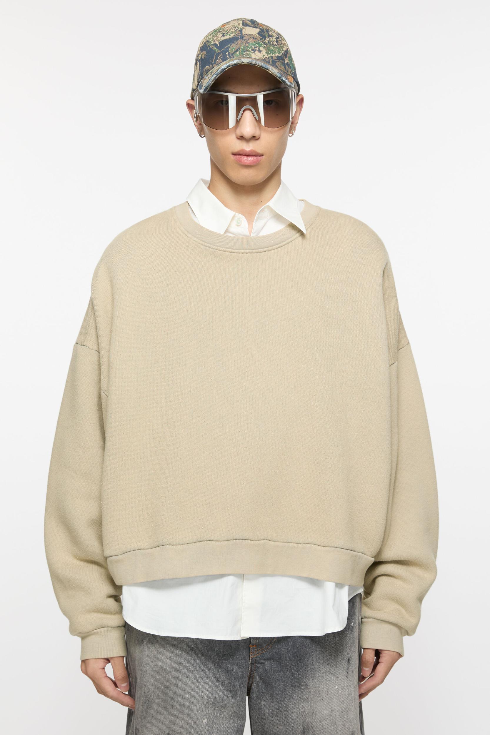 Sweater logo patch Product Image