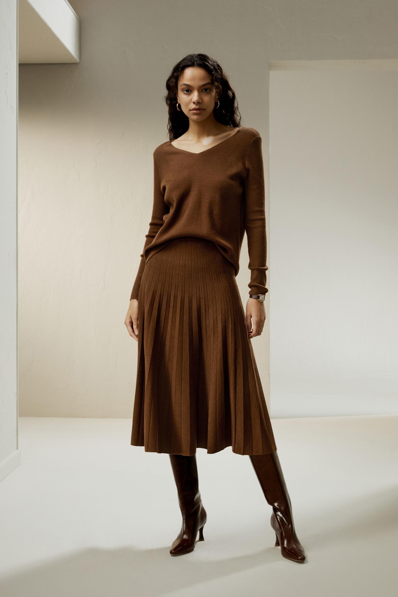 V-neck Ultra-fine Merino Wool Sweater Product Image