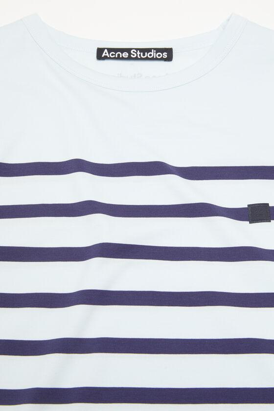 Long sleeve t-shirt Product Image