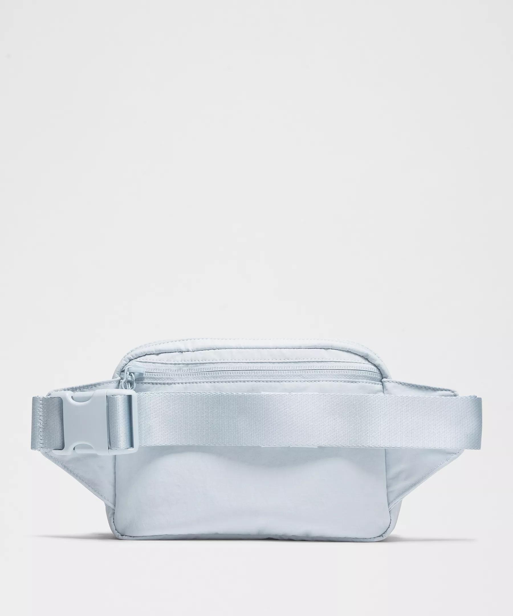 Everywhere Belt Bag Large with Long Strap 2L Product Image