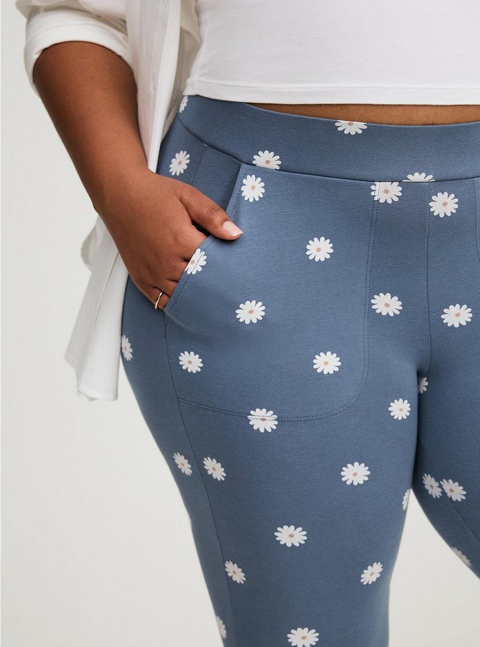 Pedal Pusher Pocket Legging Product Image