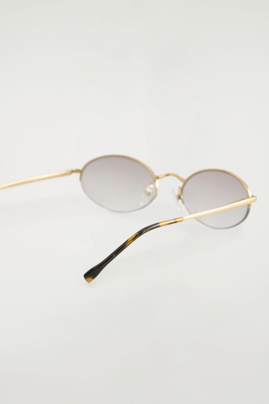 WIRE-FRAME OVAL SUNGLASSES Product Image