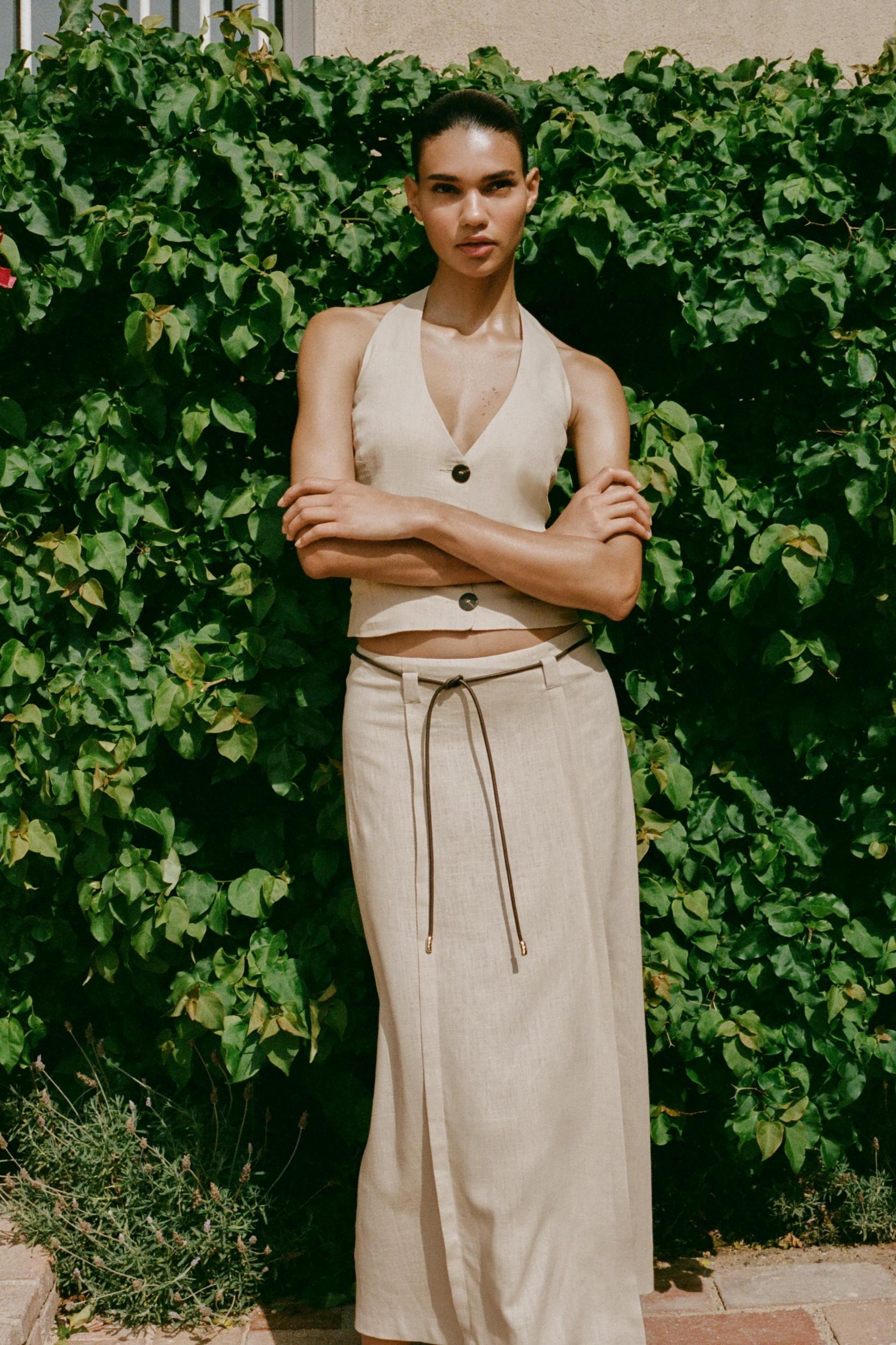 LINEN HALTER TOP Product Image