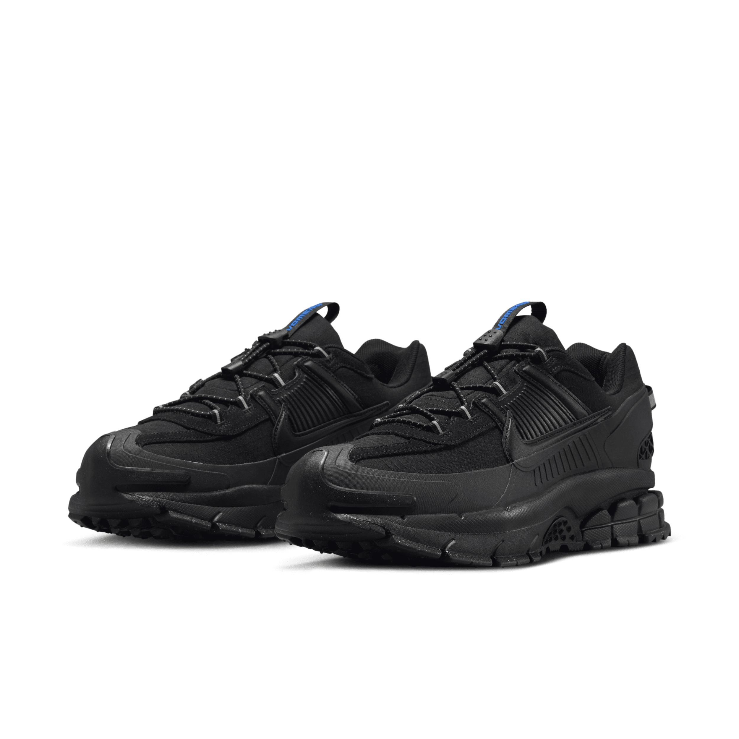 Nike Men's Zoom Vomero Roam Winterized Shoes Product Image