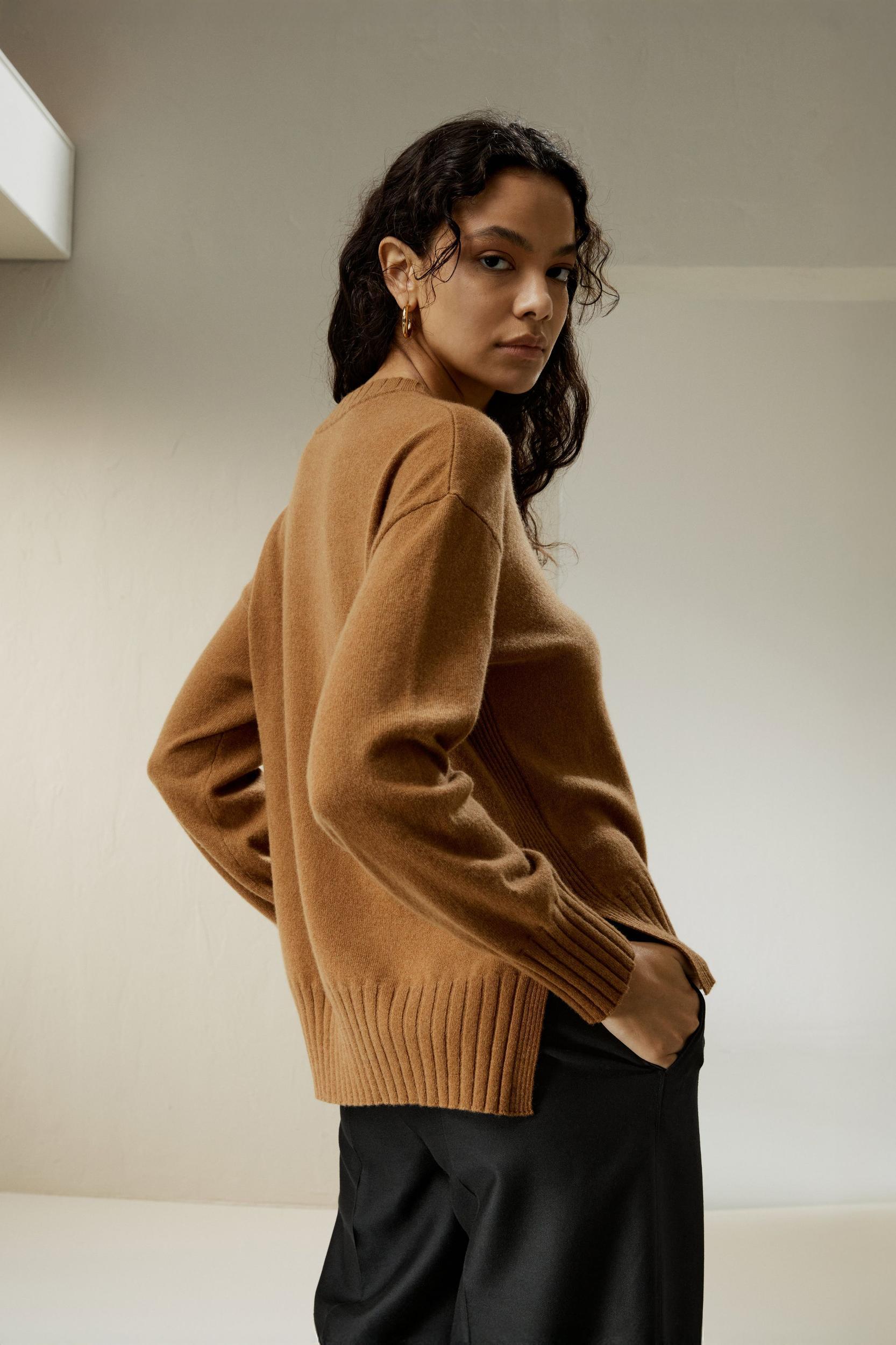 Crew Neck Cashmere Sweater Product Image