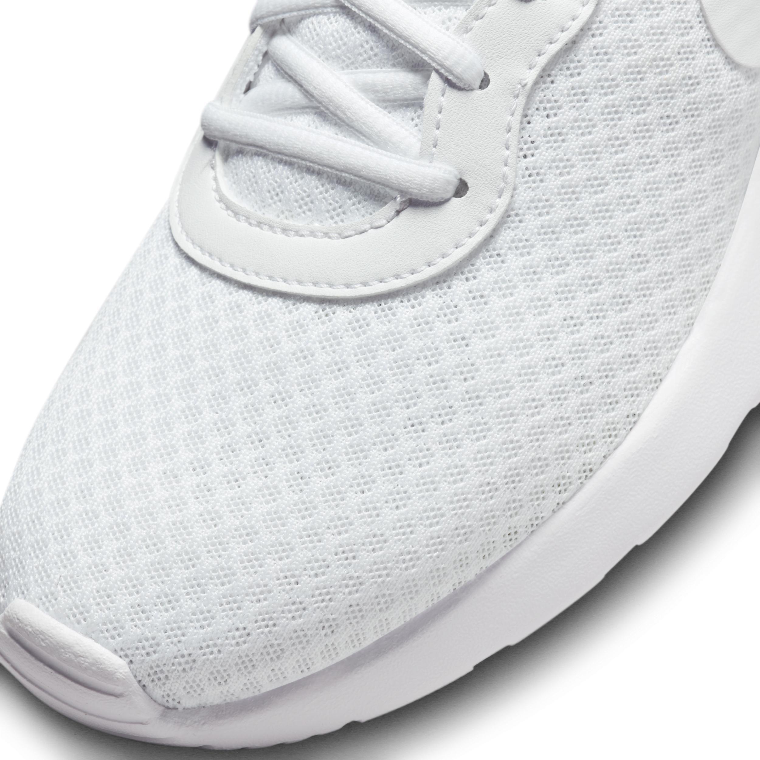 Nike Tanjun EasyOn Women's Shoes Product Image