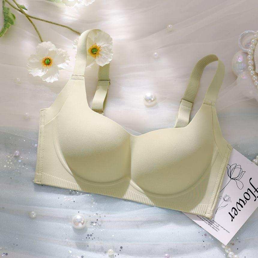 Plain Wireless Push Up Bra Product Image