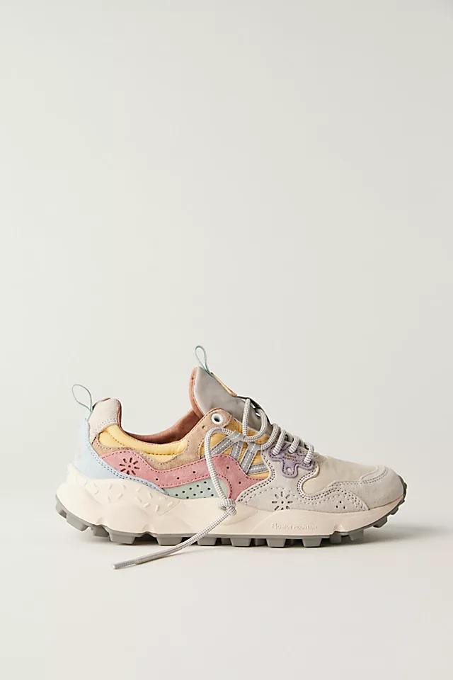 Ryn Sneakers Product Image