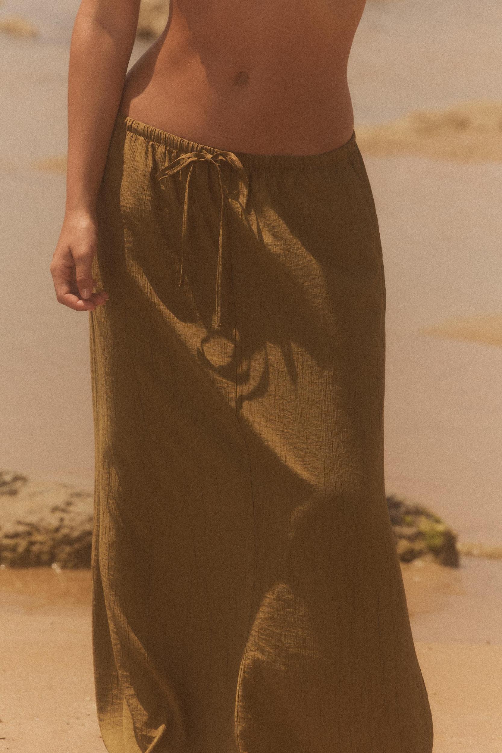 WRINKLED EFFECT MIDI SKIRT Product Image