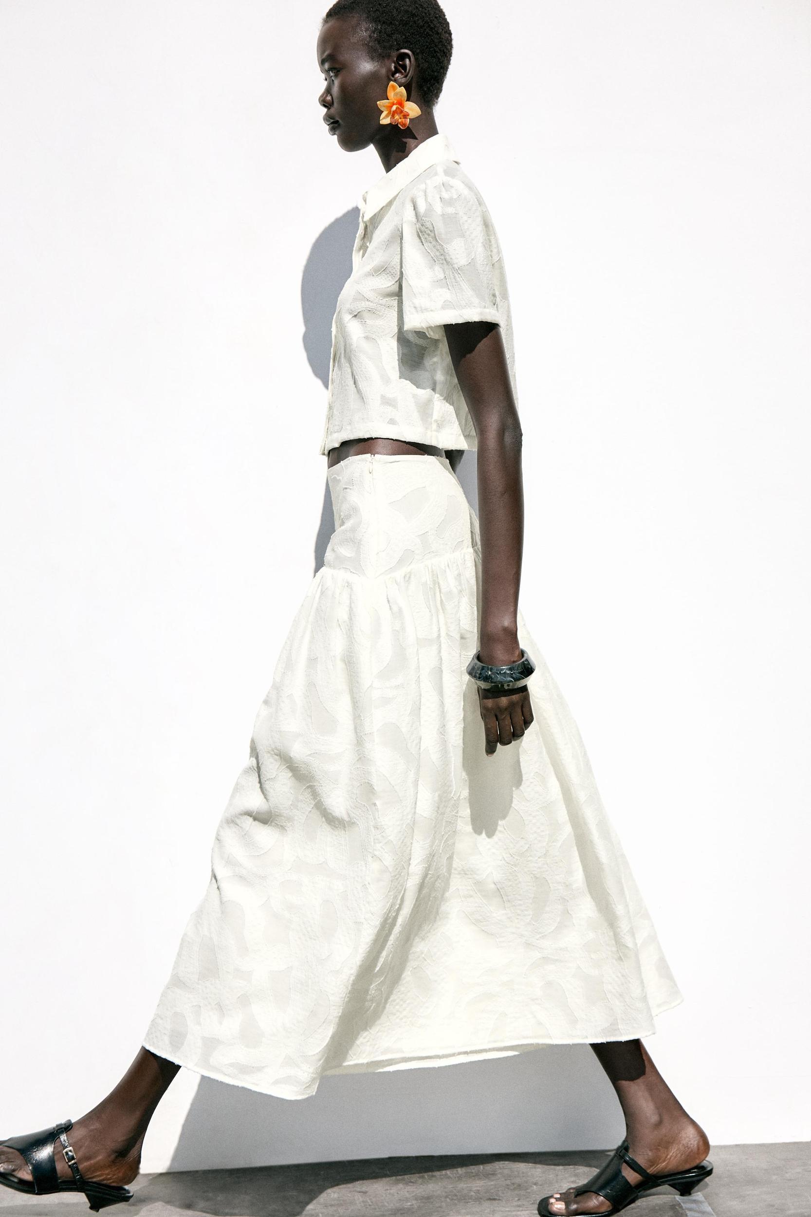 TEXTURED MIDI SKIRT Product Image