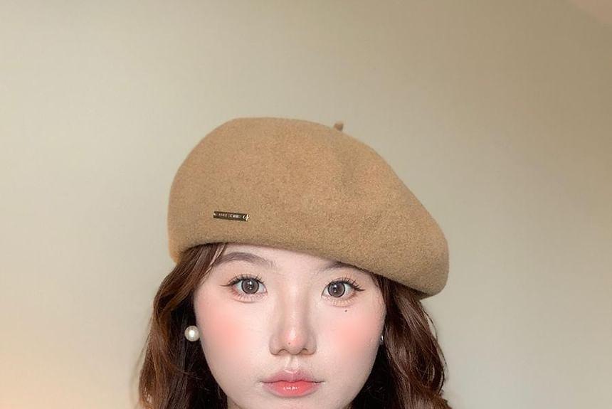 Metal Plate Beret Hat Product Image