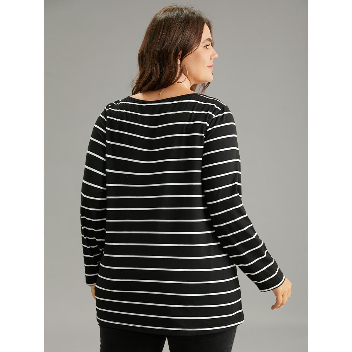 Plus Size Leopard Striped Patchwork Contrast Pocket T-shirt Black Women Casual Contrast Leopard Round Neck Dailywear T-shirts BloomChic 12/L Product Image