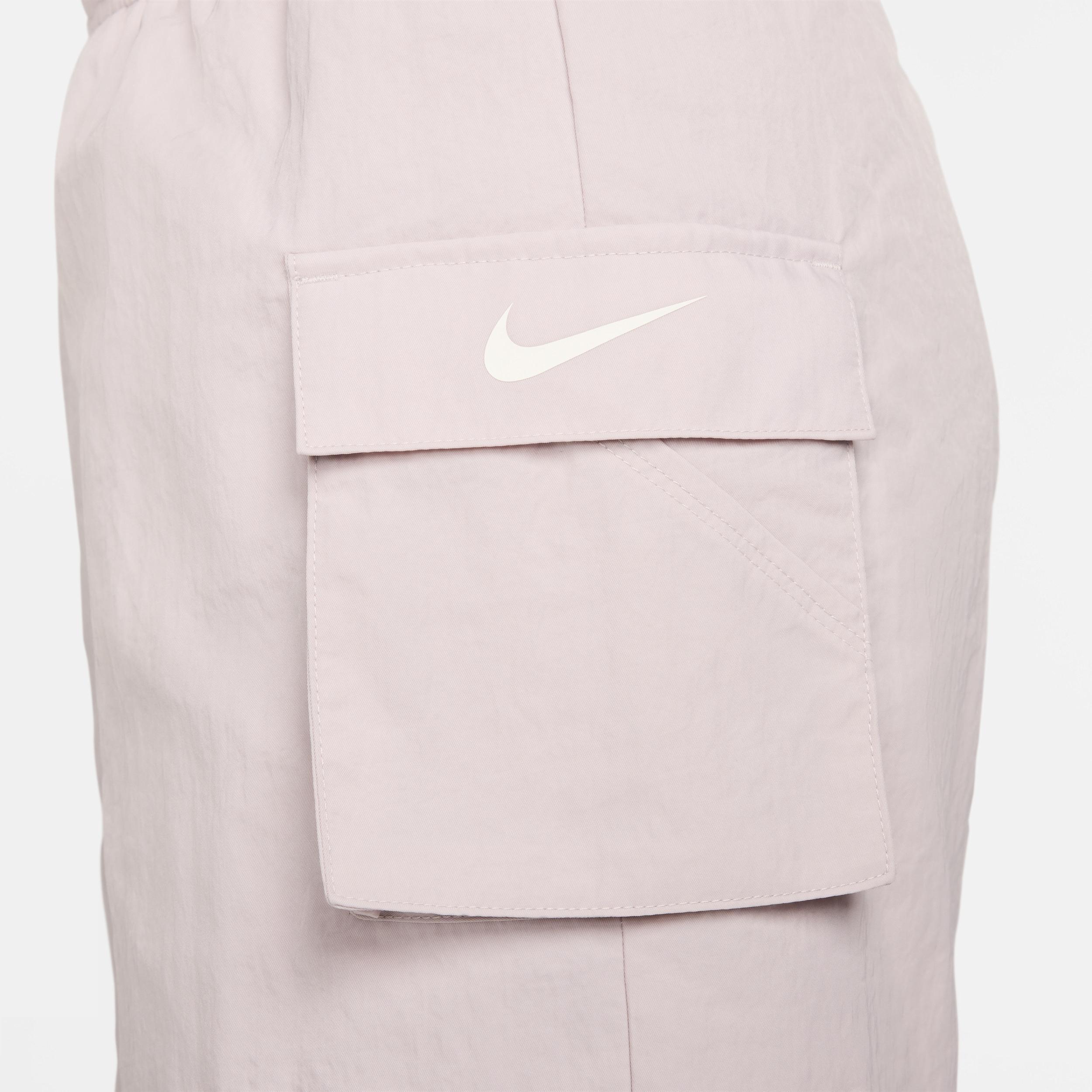 Nike Sportswear Essential Women's Woven High-Rise Shorts Product Image