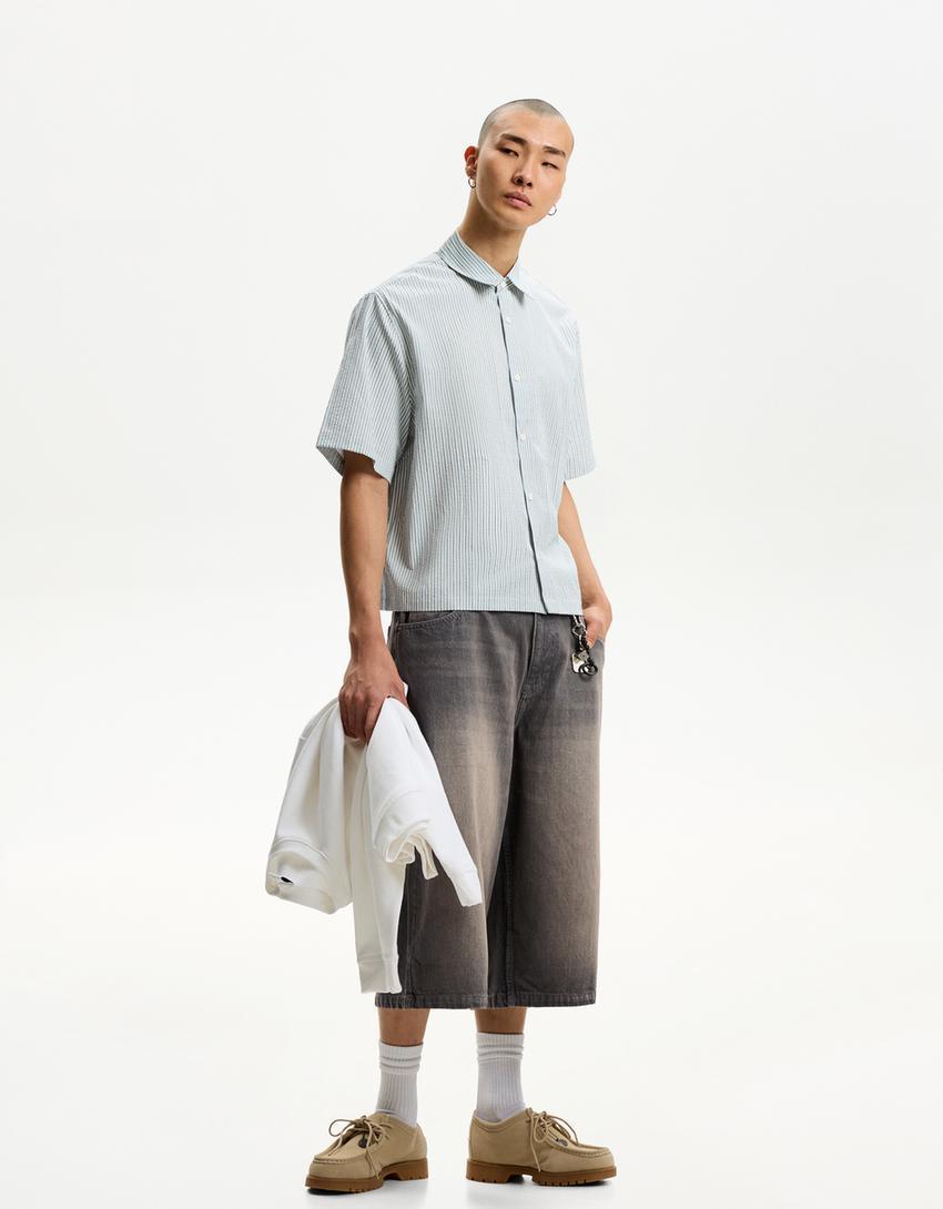 Textured striped boxy-fit short sleeve shirt Product Image