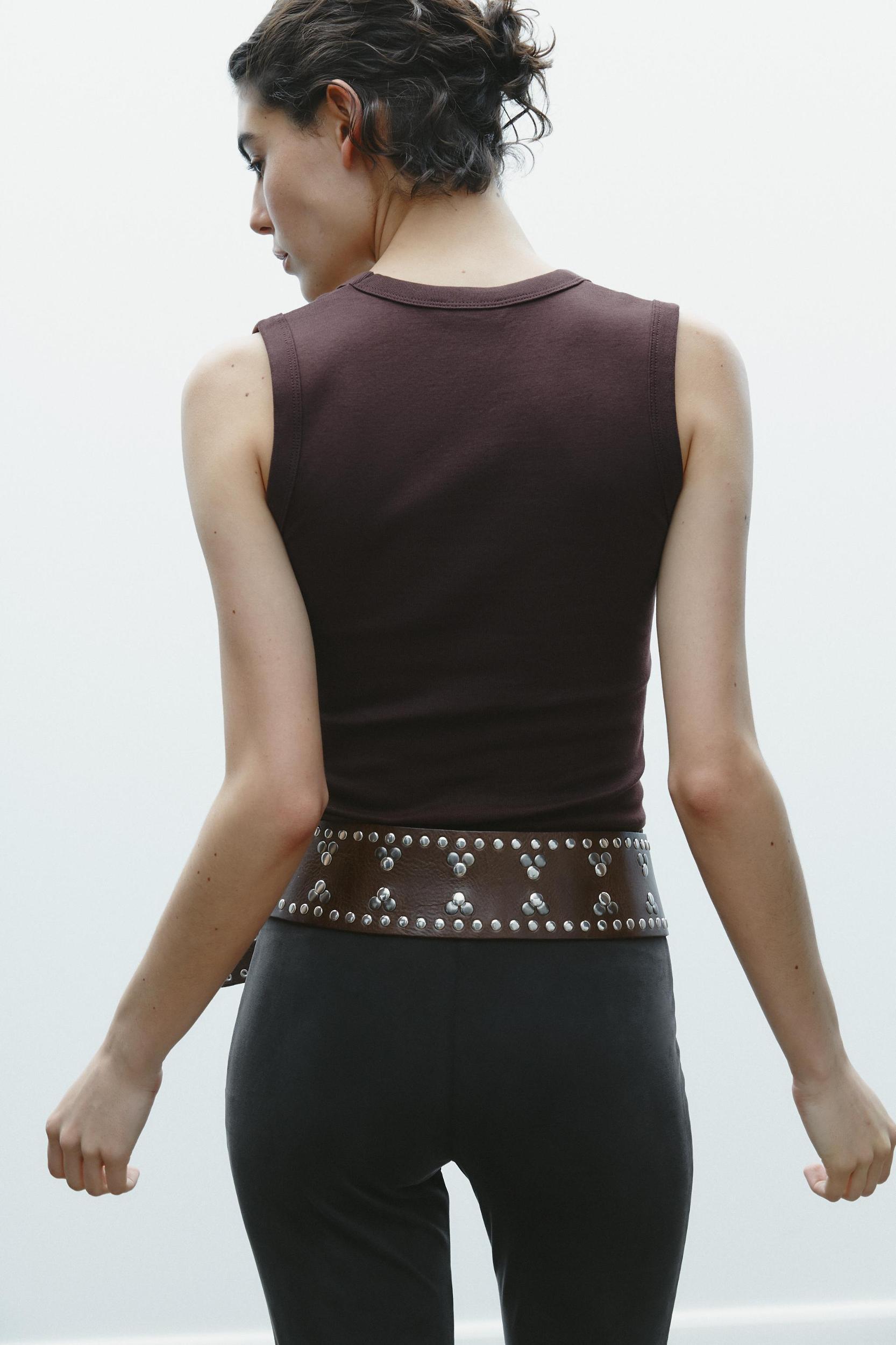 V-NECK TOP Product Image