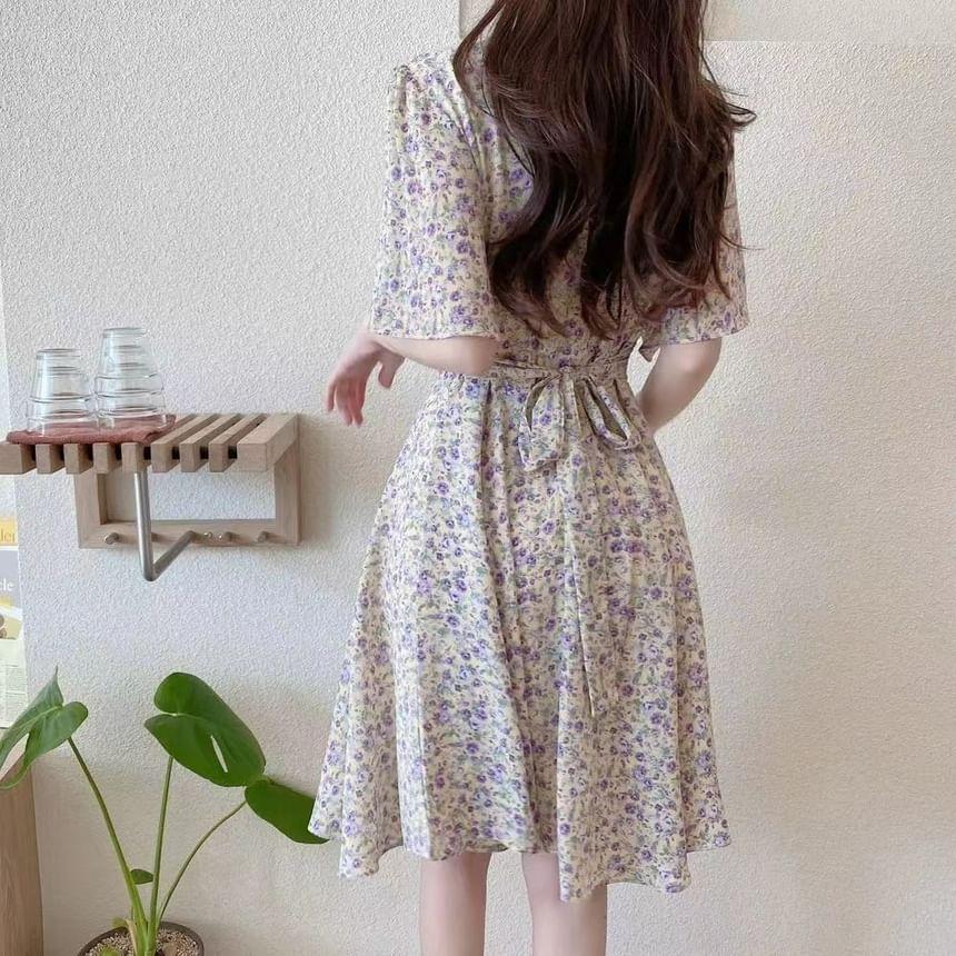 Short Sleeve V-Neck Floral Print Mini A-Line Dress Product Image