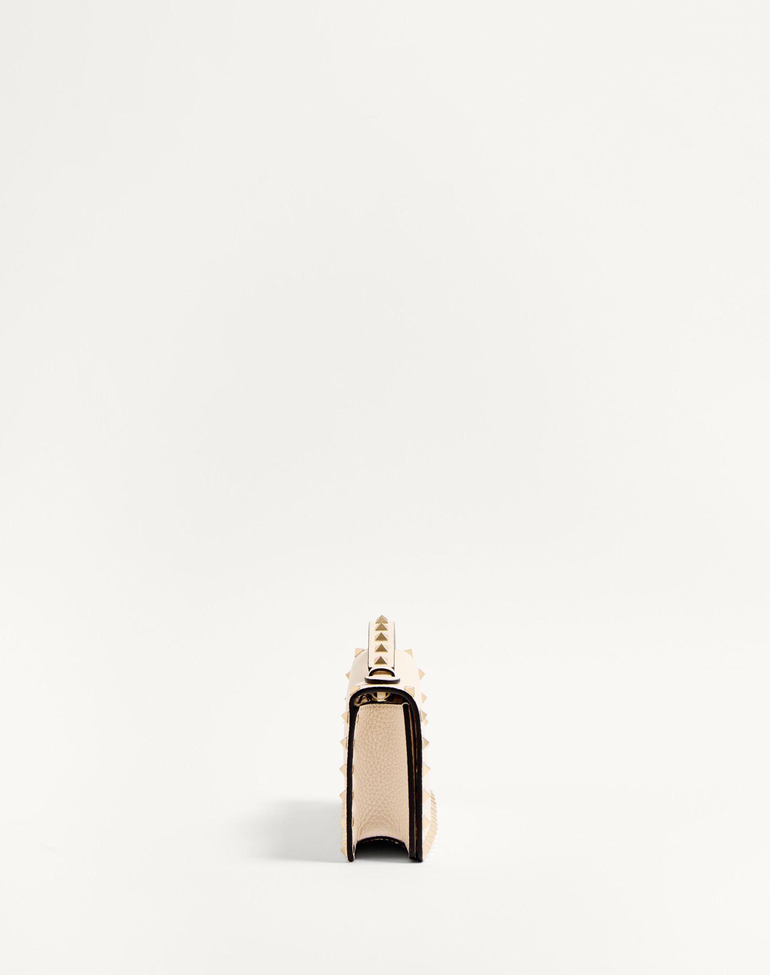 Rockstud Wallet With Chain In Grainy Calfskin Product Image