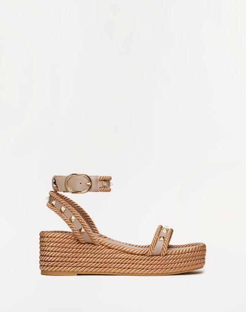 ROCKSTUD FLATFORM SANDAL IN CALFSKIN 45MM Product Image