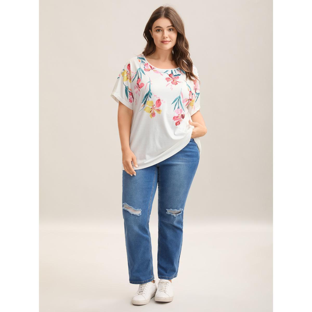 Plus Size Floral Print Round Neck T-Shirt Originalwhite Women Non Natural Flowers Round Neck Everyday-Casual T-shirts BloomChic 14-16/1X Product Image