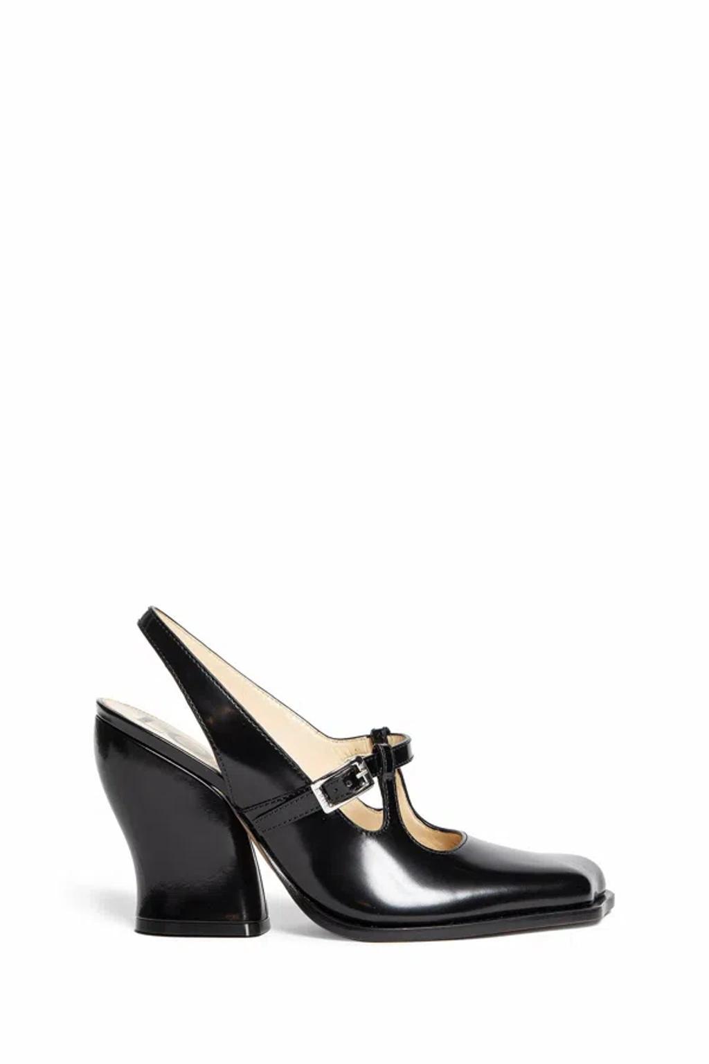 Woman Black Pumps In Violett Product Image