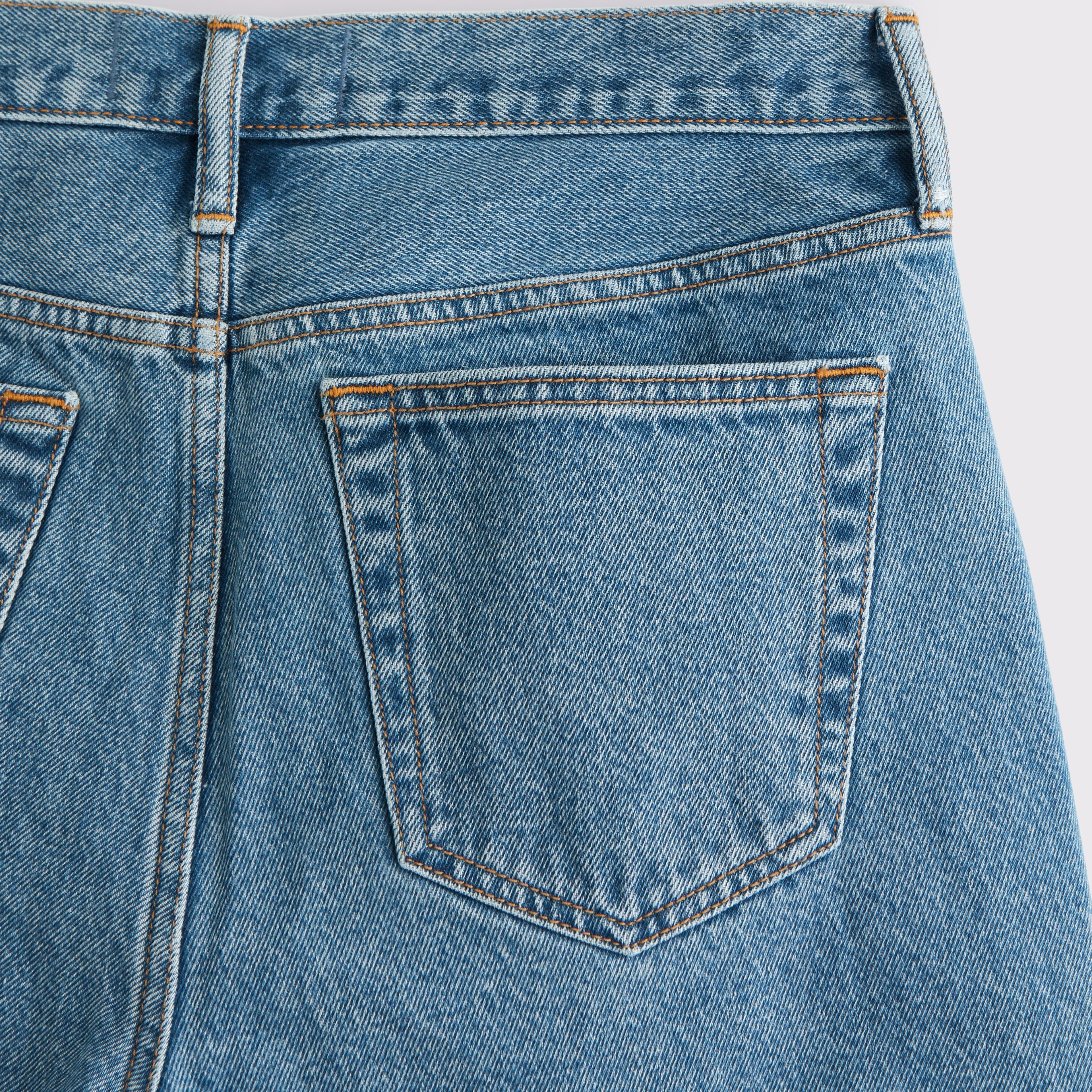 Loose Denim Short Product Image