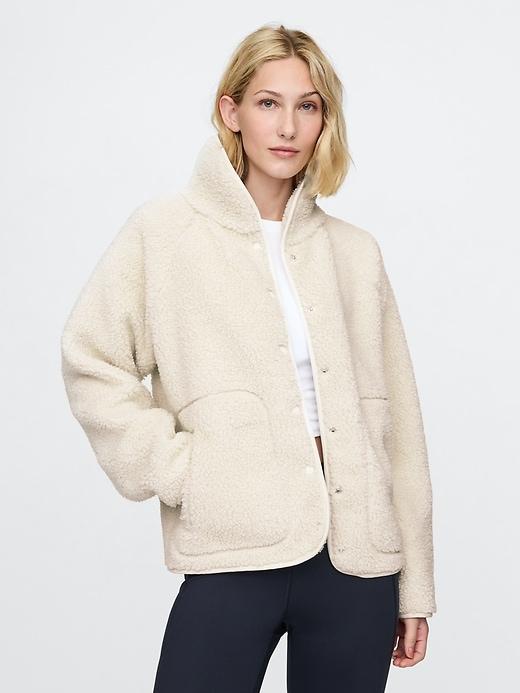 GapFit Oversized Sherpa Raglan Jacket Product Image