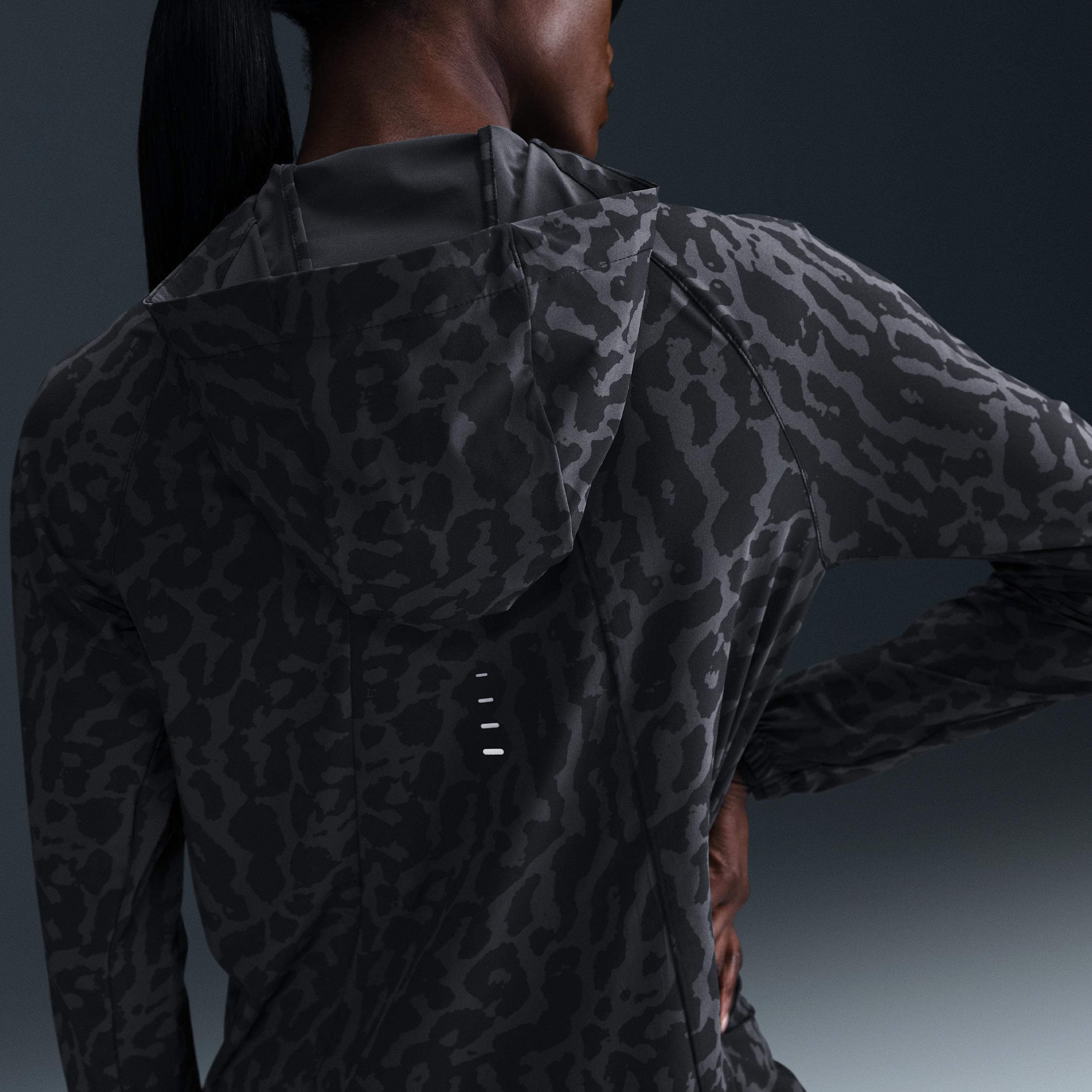 Nike Swift Women's Dri-FIT Packable Running Jacket Product Image