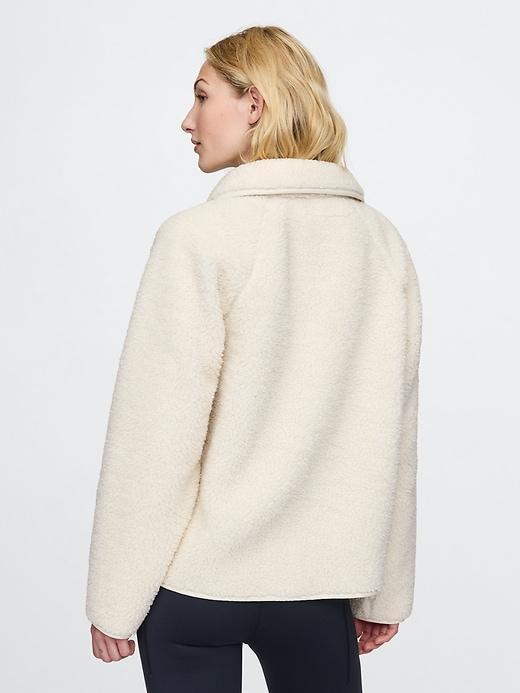 GapFit Oversized Sherpa Raglan Jacket Product Image