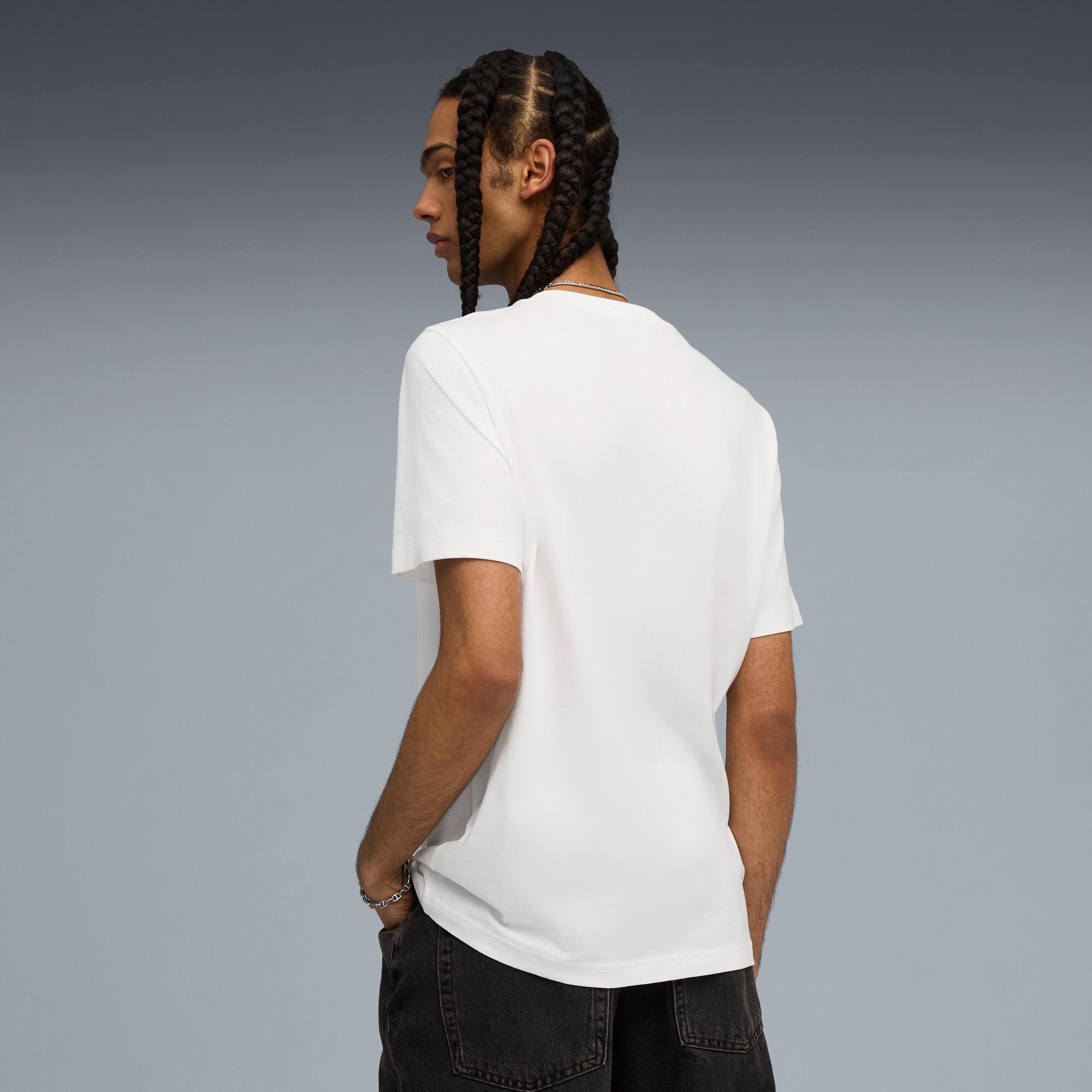 Graphics Legends Tee Men Product Image