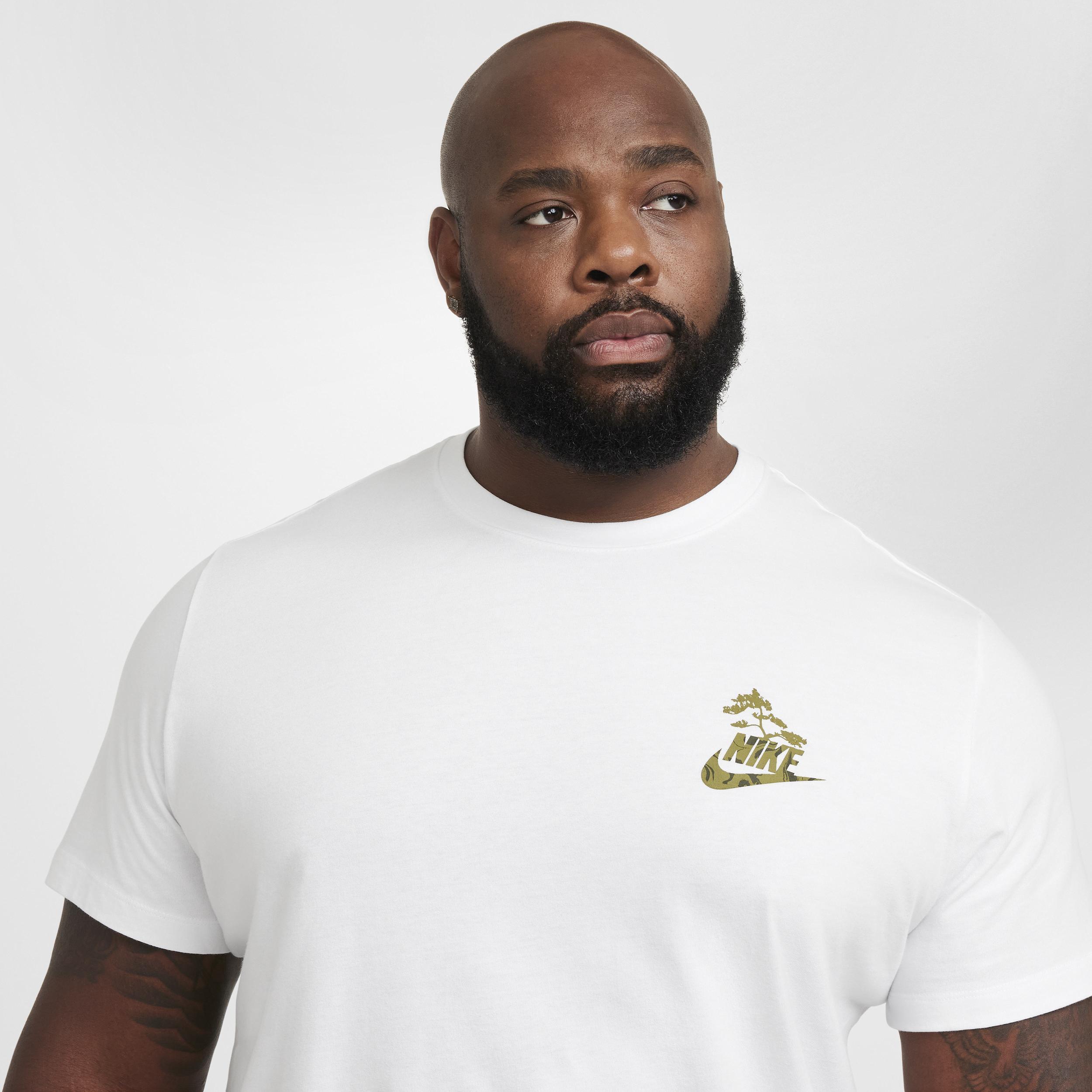 Men's Nike Sportswear Club T-Shirt Product Image