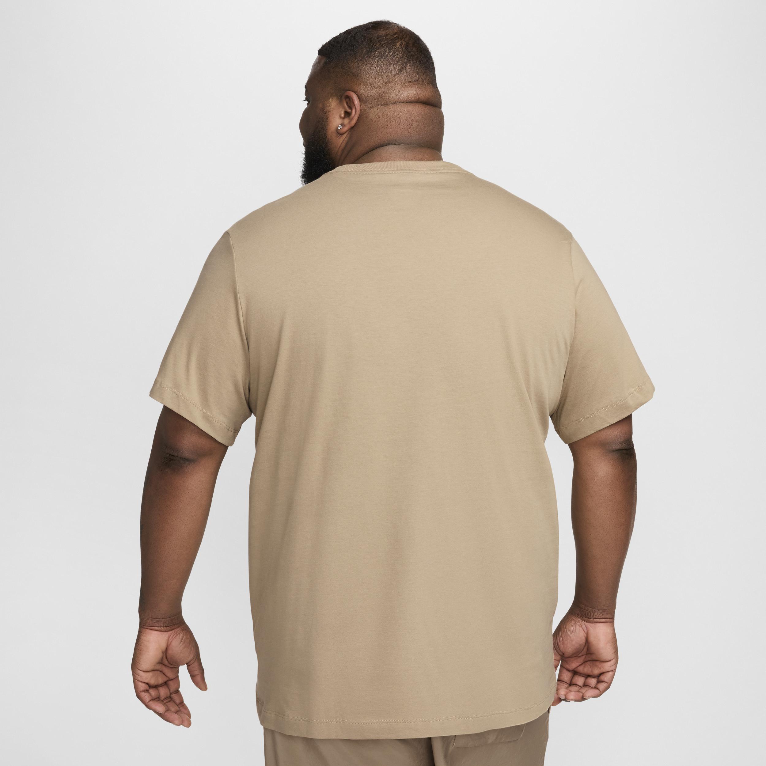 Nike Sportswear Club Men's T-Shirt Product Image