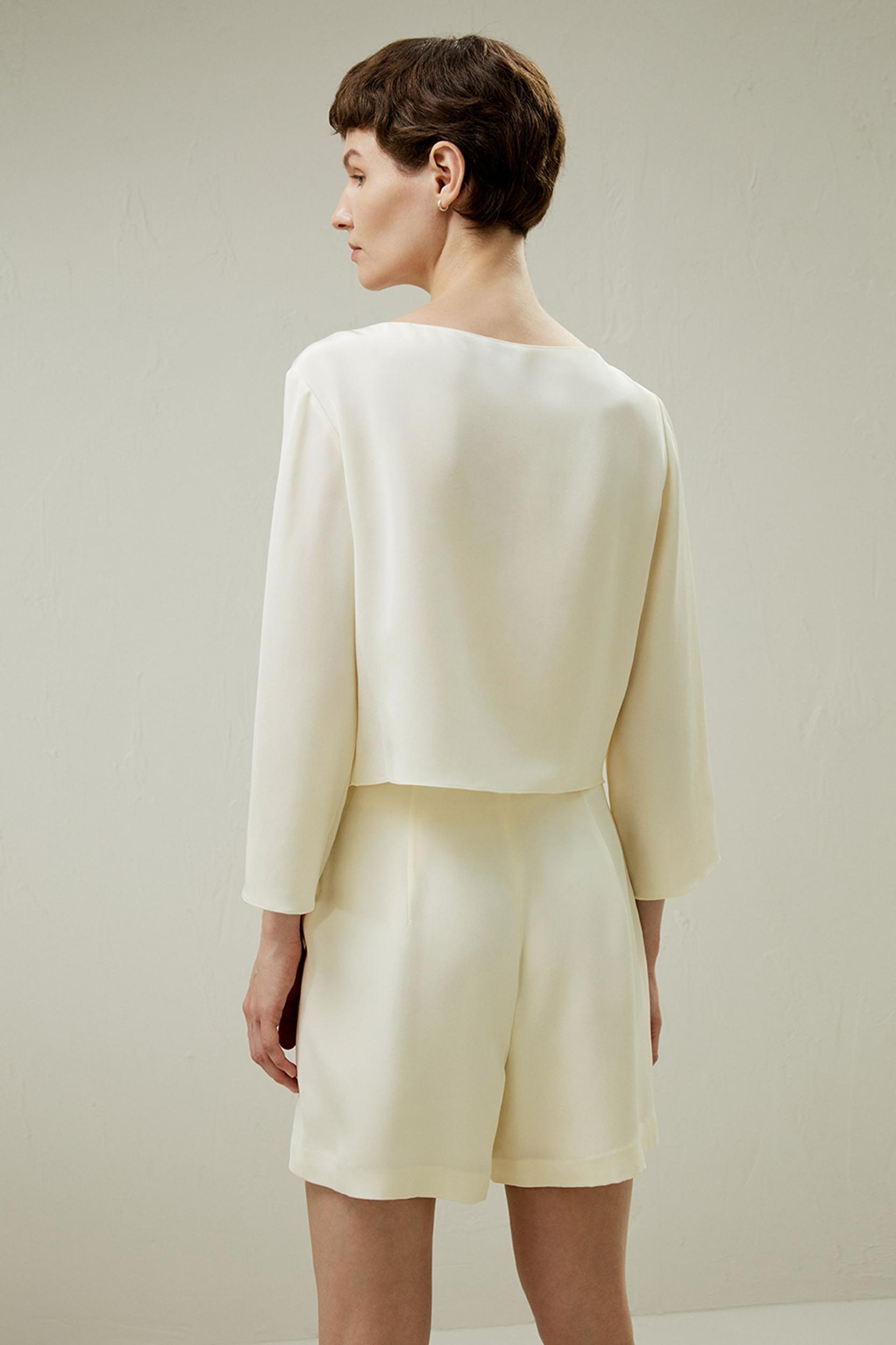 Dubrovnik 3/4 Sleeved Silk Top With Button Accents Product Image