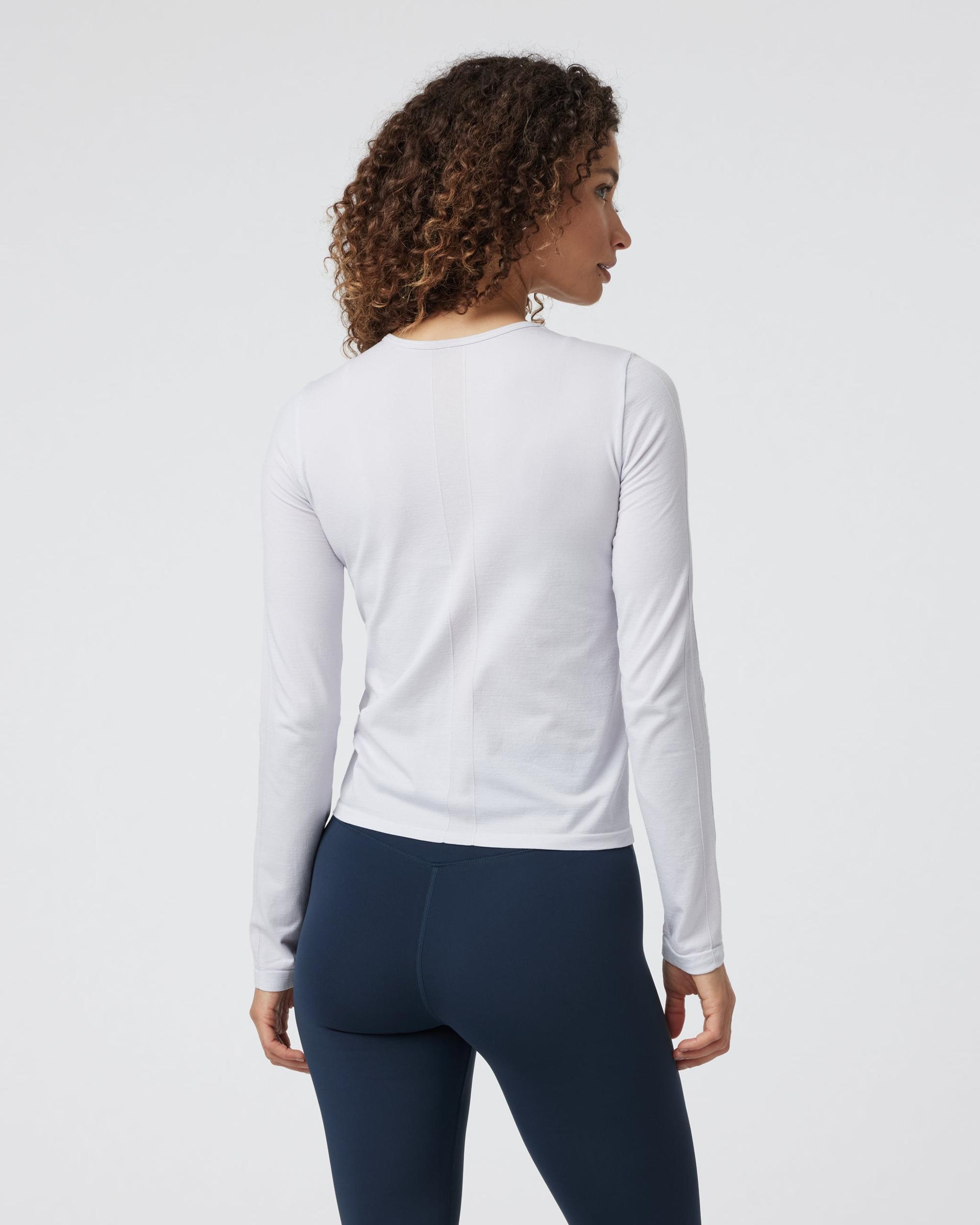 Long Sleeve Apres Sport Seamless Top Product Image