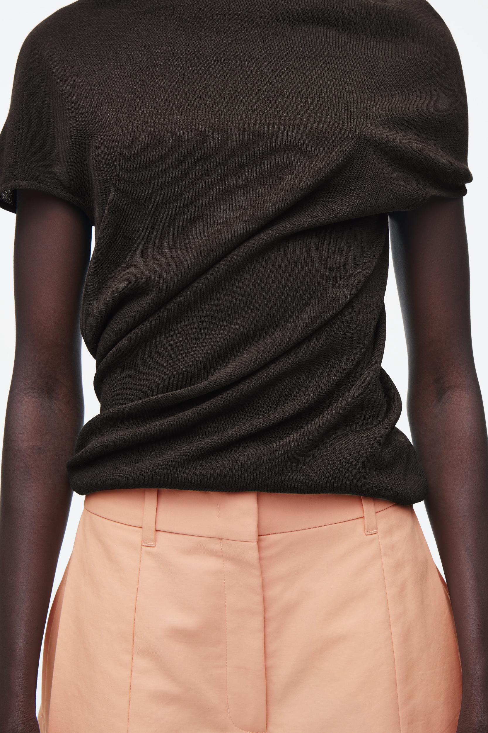 TAILORED WIDE-LEG SHORTS Product Image