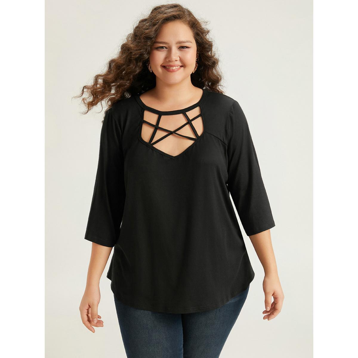 Plus Size Solid Crisscross Neck Cut Out T-shirt Black Women Elegant Plain Plain Keyhole Cut-Out Dailywear T-shirts BloomChic 26/4X Product Image